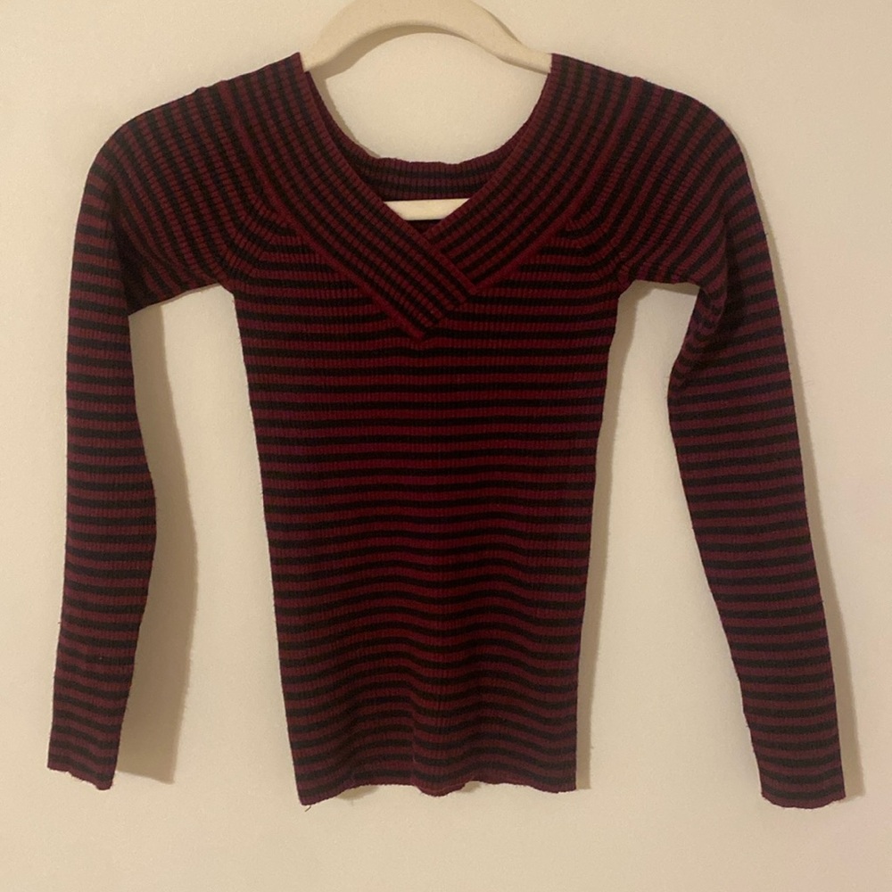 Ribbed Cross V-neck Fitted Sweater Top - Small